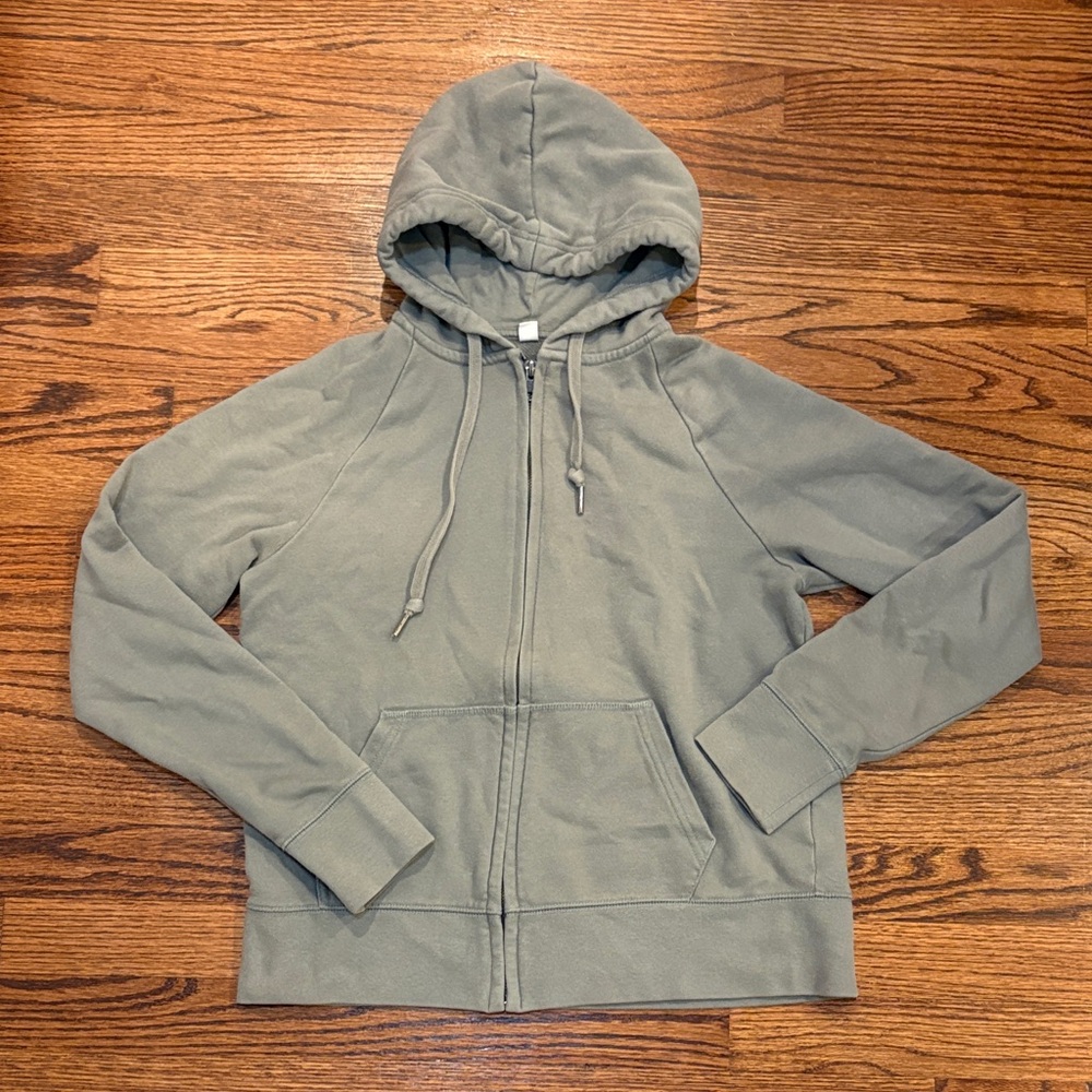 Uniqlo Fitted Zio Up